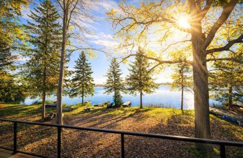 Lakefield House | 3-bedroom Lakefront Villa #6