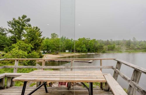 Carling House | 3-bedroom Lakeview Cottage - Rockwood #8