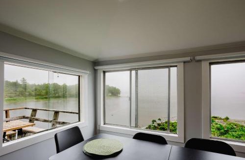 Carling House | 3-bedroom Lakeview Cottage - Rockwood #8