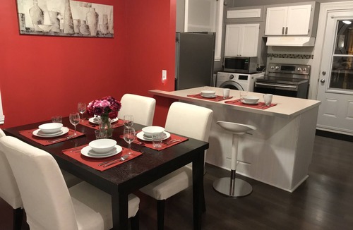 Cote-Des-Neiges—Notre-Dame-De-Grace Apartment | 3-bedroom, large, sunny, upper duplex near Snowdon metro