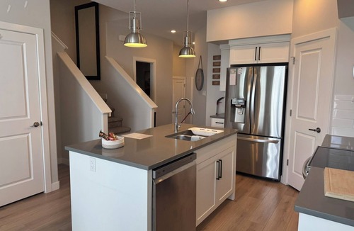 Lethbridge House | 3 Bedroom Townhouse in West Lethbridge