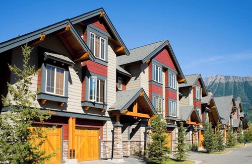 Fernie Condo | 3 Bedrooms with Loft & Den | Private Hot Tub