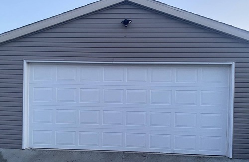 Regina House | 3 BR | Bonus RM | King Bed | Garage | Near Airport