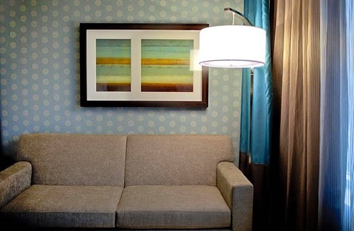 Pointe Claire Hotel | 3-Star Hotel ∙ Doubletree By Hilton Pointe Claire Montreal Airport West