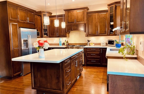 Kerrisdale House | 3000sf Luxury home in upscale area | deck + BBQ | 15 minutes to YVR, downtown