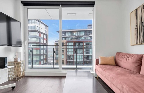 Southeast False Creek Condo | {30Days+} Scorpio Palace - COZY, MORDEN & LUXURY
