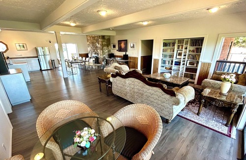 Pender Island House | 360-degree incomparable ocean views. The best viewpoint on Pender Island.