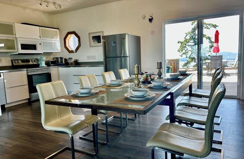 Pender Island House | 360-degree incomparable ocean views. The best viewpoint on Pender Island.
