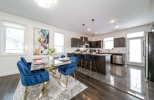 Jasper Place House | 3B Executive Home - All King Beds - Fireplace - Netflix
