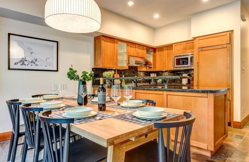 Village North Villa | 3BD/3BA Townhome Hot Tub, Garage