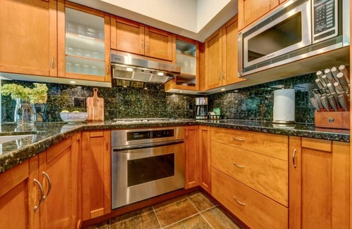 Village North Villa | 3BD/3BA Townhome Hot Tub, Garage