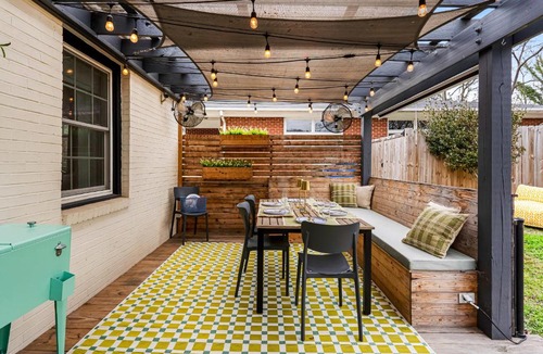 Downtown House | 3BD plus 1BD Tiny Home - Outdoor Movie & Yard Fun