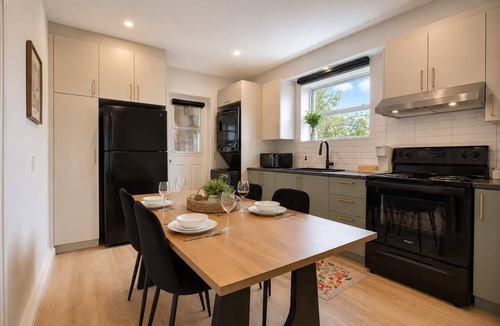Maizerets Apartment | 3BR Close to centre + Parking + AC | Unit 6