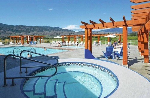 Osoyoos Cottage | 3BR Cottage on Osoyoos Lake w/Pool + Hot Tub.