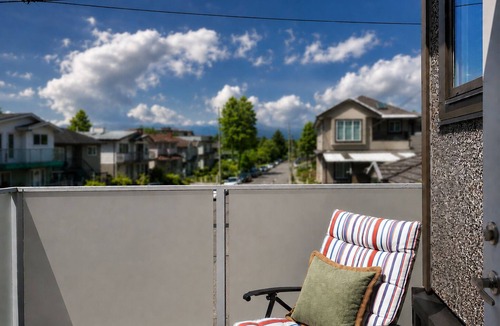 Knight House | 3BR house near BC Place, Downtown Vancouver MAJOR INTERNATIONAL SPORTING EVENT action! Peaceful & independent.