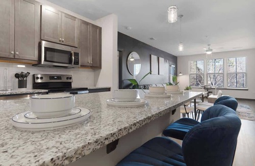 North Raleigh Apartment | 3BR | King Bed | Balcony | North Raleigh