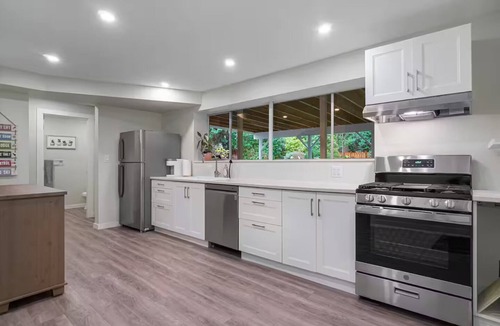 Blueridge Apartment | 3BR N Van Suite, Near Mtn, 20 min to World Cup