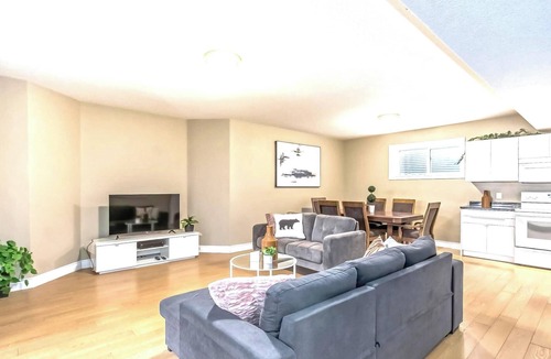 West Edmonton House | 3BR Ravain Suite In Upscale Area Donsdale Near Henday - Discounted Monthly Rate!