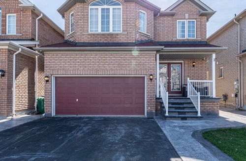 Brampton House | 3BR Work-Friendly Home + Office + FastWiFi + Parking