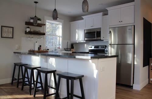 Stanhope Cottage | 4-bedroom house in Stanhope - walk to the beach!