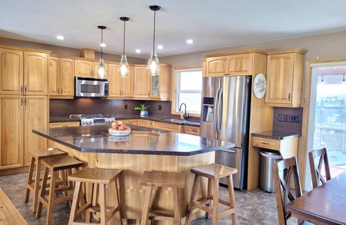 Pincher Creek House | 4-Bedroom House with Mountain Views