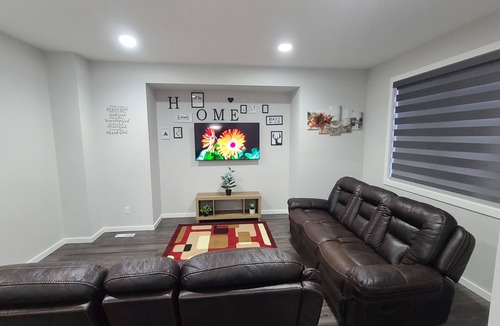 Winnipeg House | 4 - Bedrooms in Devonshire Cozy Haven
