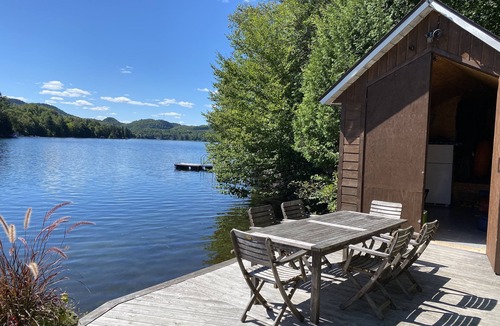 Mont-Tremblant Cottage | 4 bedrooms waterfront cottage on lake Duhamel in Mont-Tremblant