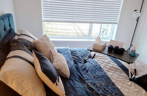 Newton Condo | 4 min to Bear Creek Park, Surrey✧2BED-2BATH✧KITCHEN✧