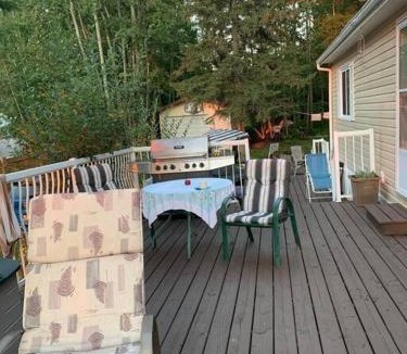 Westerose House | 4 Seasons Lakeview Cottage w/Private Boating Dock