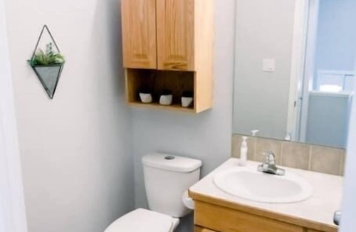 South Lethbridge Condo | #4 South Lethbridge Bright 3 Bedroom Apartment South Lethbridge
