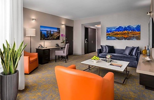 Niagara Hotel | 4-Star Hotel ∙ Hotel X Toronto by Library Hotel Collection