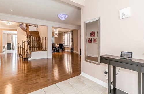 Bradford West Gwillimbury House | 4000 sq ft Executive Home With Heated Pool