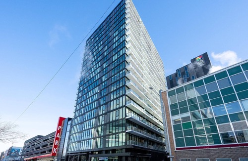 Downtown Winnipeg Condo | (407)Downtown Glasshouse+ Classy 2 Bedroom Condo(311)