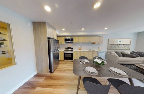 Sappertown Condo | 408 E Columbia – 3 Bedroom with Balcony - Pet Friendly