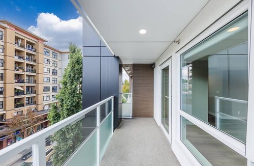 Sappertown Condo | 408 E Columbia – 3 Bedroom with Balcony - Pet Friendly