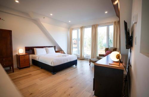 Baie-St-Paul Apartment | 408 - Modern Condo - Pool & Panoramic View