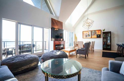 Baie-St-Paul Apartment | 408 - Modern Condo - Pool & Panoramic View