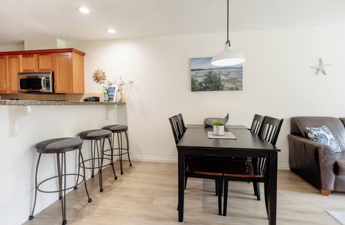 Regional District of Nanaimo Condo | 413AB - Sleeps 8! Executive Beachfront Resort Condo - Sunrise Ridge Resort.