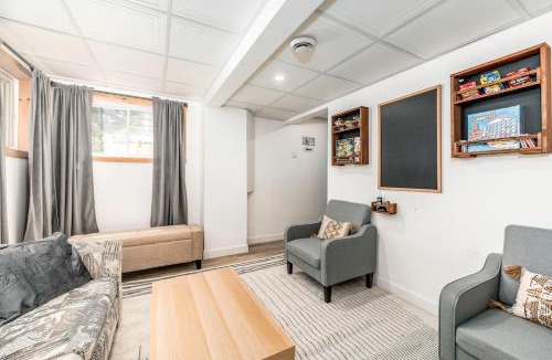 Shannon Ski Chalet | 45 Les Jumelles with Private spa & games