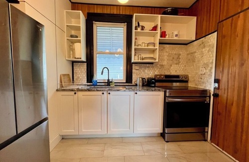 Bridgeview House | 4B/1BA Cozy Eclectic House