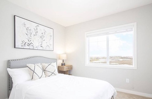 Fort Gary House | 4Bed 2Bath Townhouse with Laundry, Parking & Wi-Fi