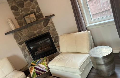 Temiskaming Shores House | 5 Bedroom Downtown Gem, Modern, Comfort, Fireplace, Huge Backyard, Steps to Lake and Broadwalk