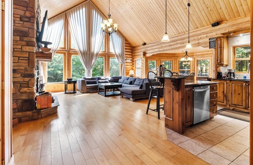 Fiddler Lake Resort Ski Chalet | 5 bedroom LOG CHALET CITQ 234942