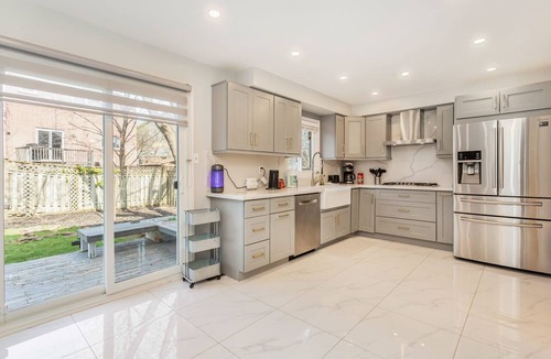 Lisgar House | 5 Bedroom Modern Family Home in Mississauga
