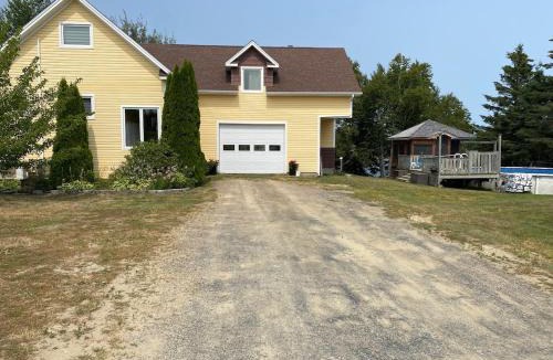 Tracadie House | 5 bedroom Waterfront house