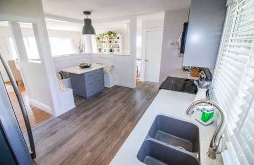 Jasper Place House | 5 min from WEM - 3 Bedroom Home