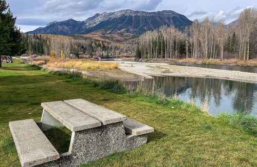 Fernie Condo | 5 Minute Drive to the Resort & Fernie.