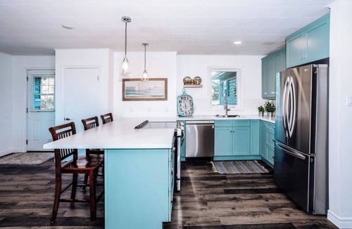 Anne's Land House | 5 Minutes to the beach. 3 Bedroom, water view Bungalow. Close to Cavendish