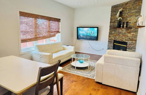 Churchill Meadows House | 5 Star Full House 5 Bedrms, 5 Beds, 3 Bath Airport