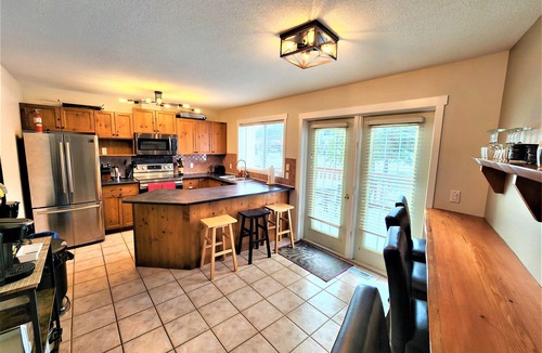 Fernie House | 6 BDR | 360 Views ! | A/C | Sauna
